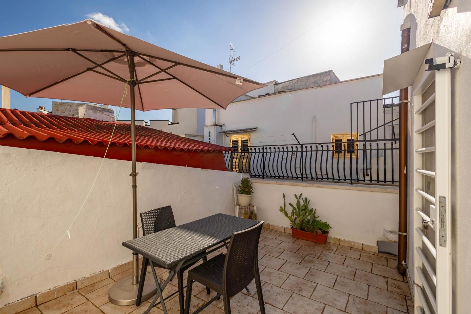 טורי Antiche Mura Apartments "Nel Cuore Della Puglia"Bivani, Cucina, Terrazzo מראה חיצוני תמונה